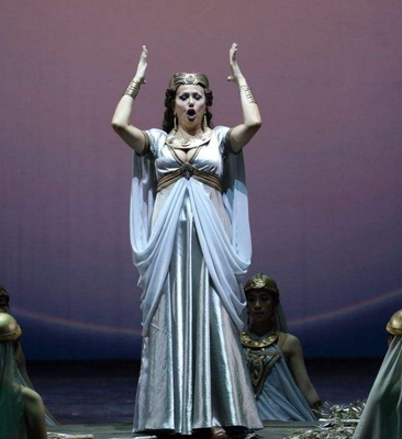 —— 女歌剧 ——